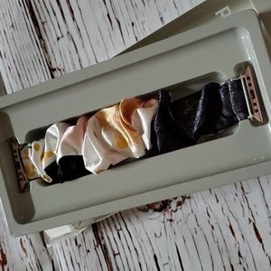 🆕️ HEYDAY APPLE WATCH BAND  38-41 MM .